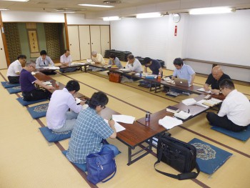 「聞思の会」定例学習会の風景