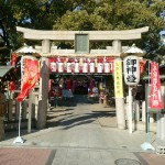 お隣は志紀長吉神社